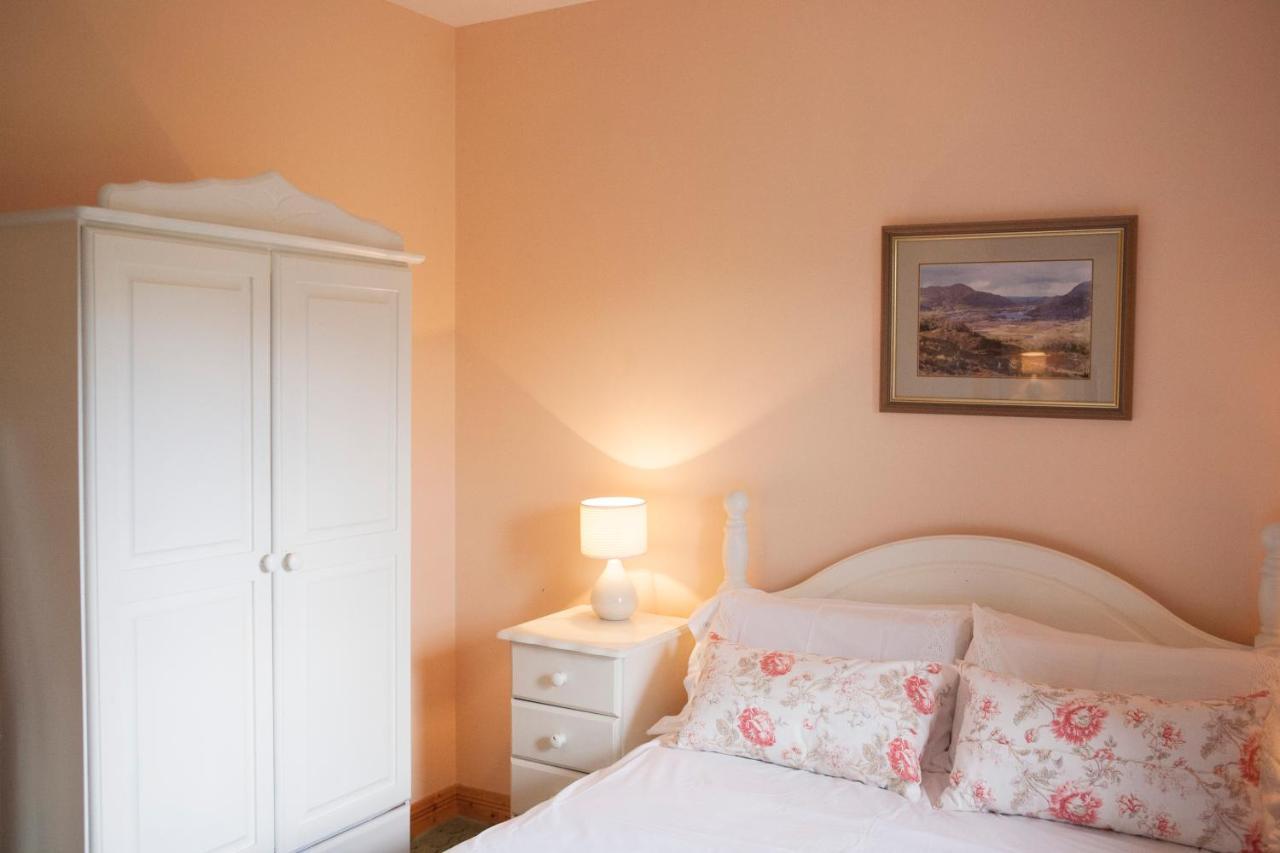 Villa Inviting 4-Bed House In Strokestown Extérieur photo