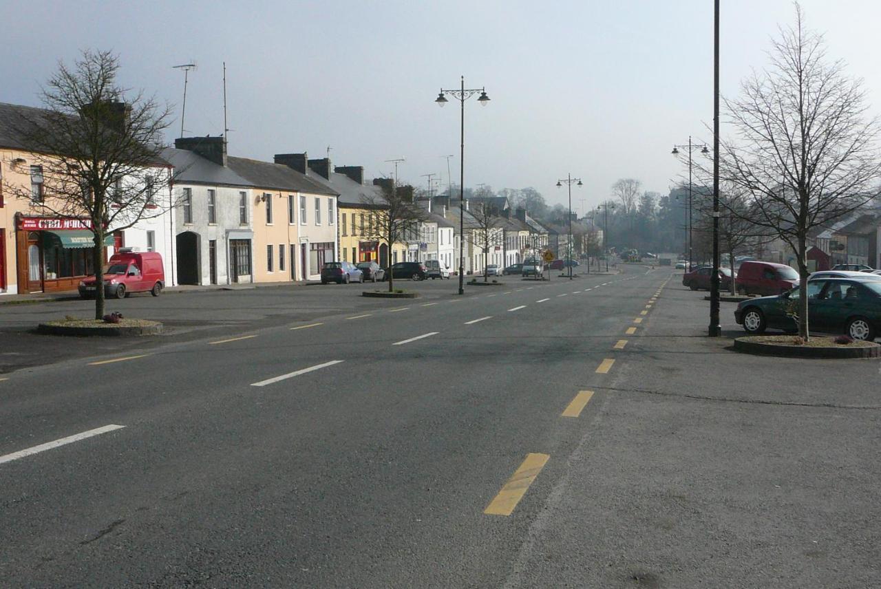 Villa Inviting 4-Bed House In Strokestown Extérieur photo